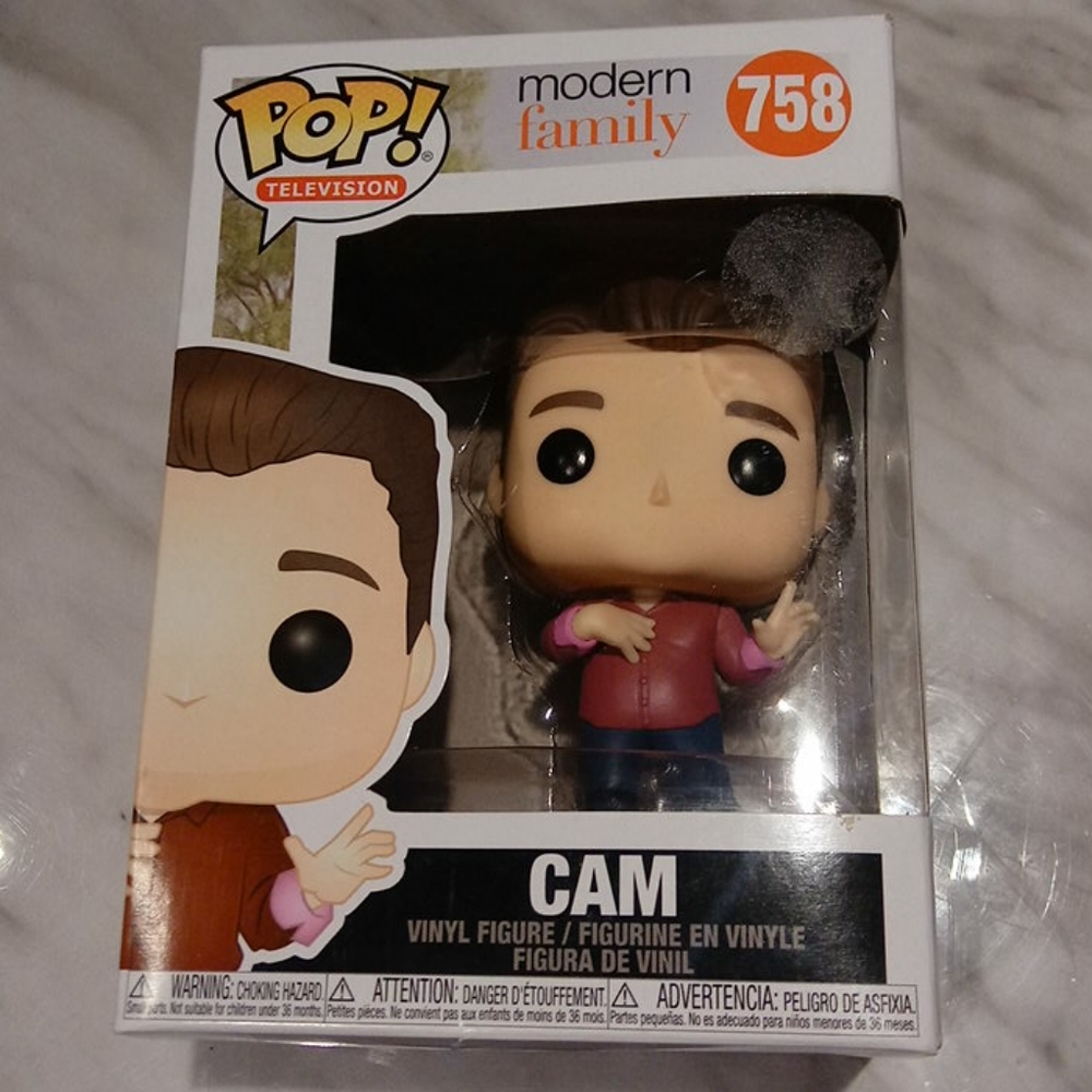 ☕POP! Television Funko Dolls Modern Family- Cam